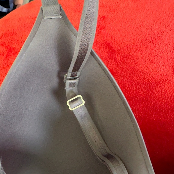 Montelle Intimates Wire-Free Multi-Way Straps T-Shirt Bra 36D - Picture 12 of 15